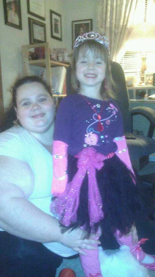 EMBER & MOM
